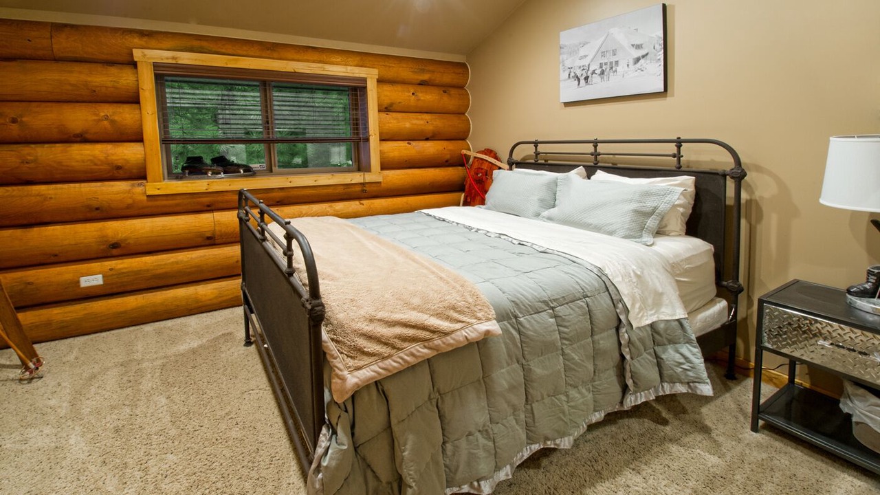 Photo of Bedroom in Leavenworth