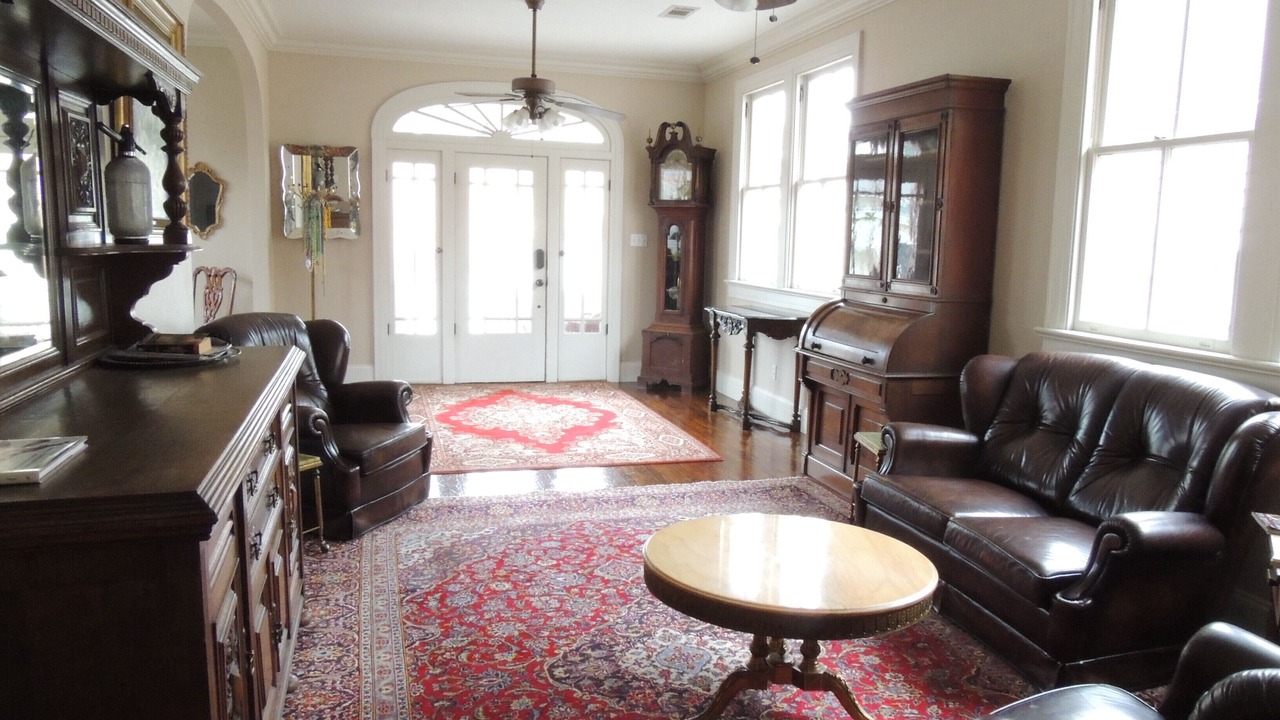 Photo of Bedroom in Algiers Point