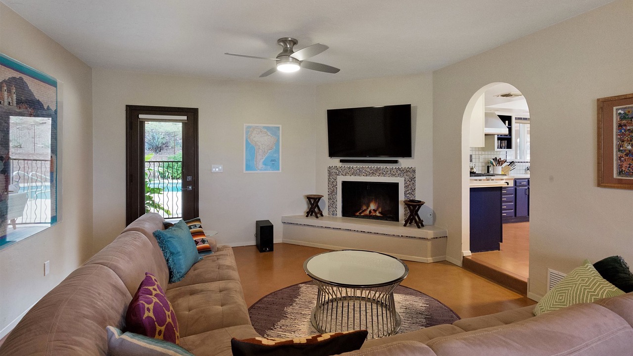 Photo of Livingroom in Skyline Bel Air Estates