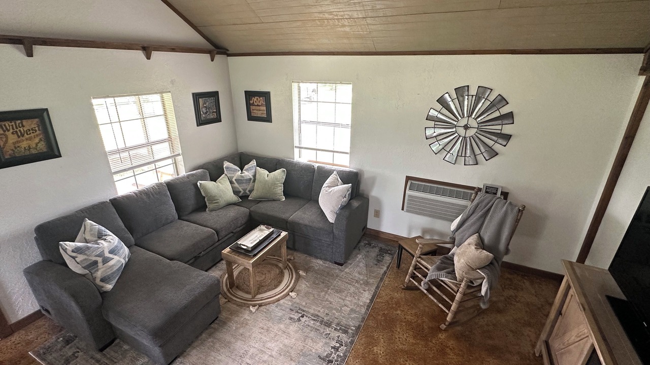 Photo of Livingroom in Hennepin