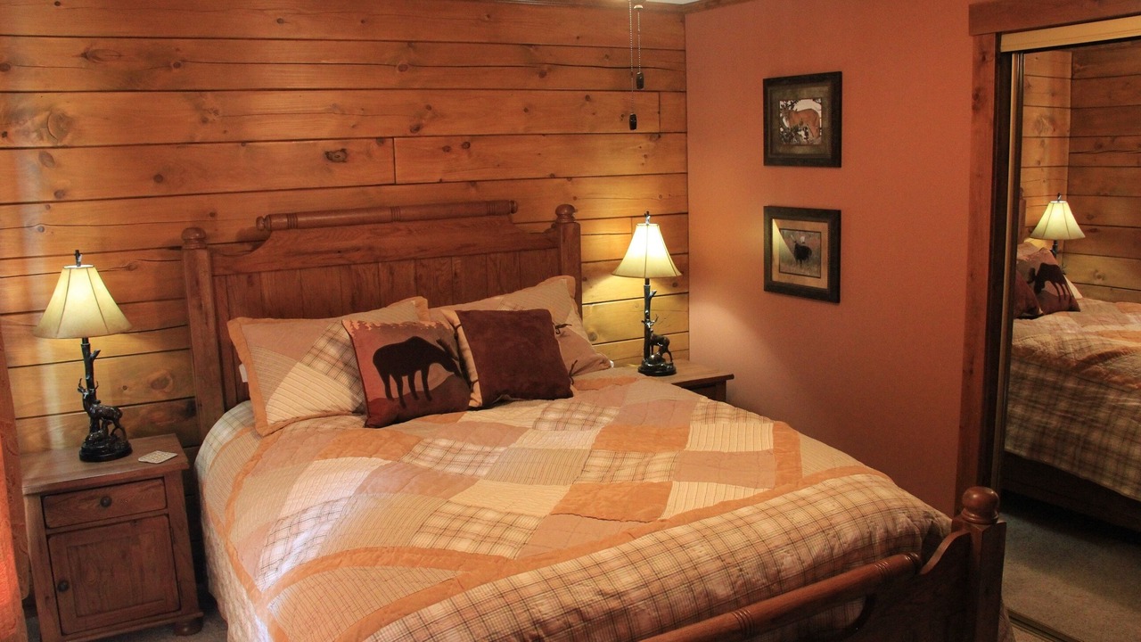 Photo of Bedroom in Wineglass