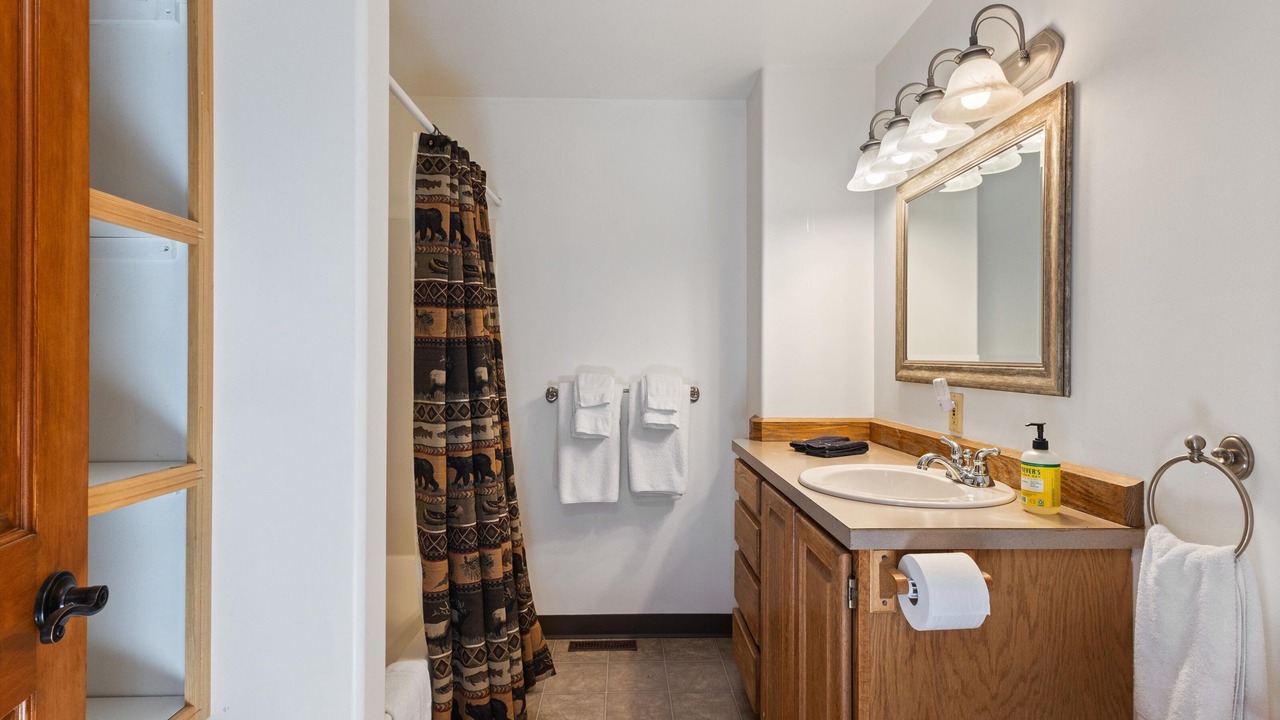 Photo of Bathroom in Wineglass