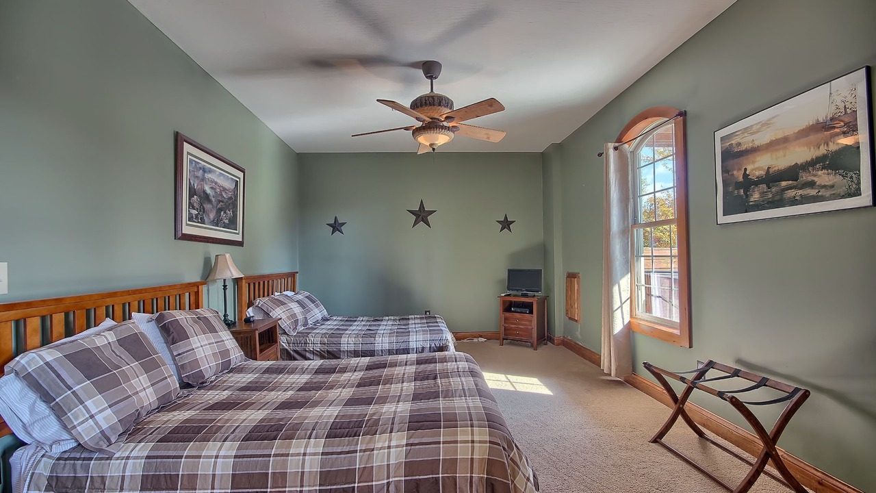 Photo of Bedroom in Laurelville