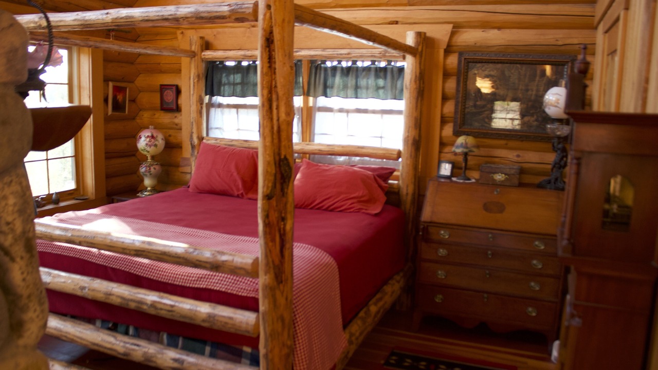 Photo of Bedroom in Polebridge