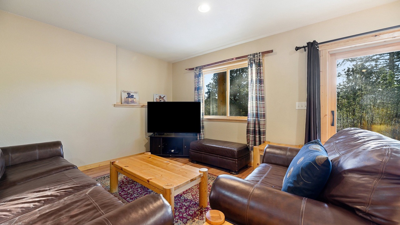 Photo of Livingroom in Custer