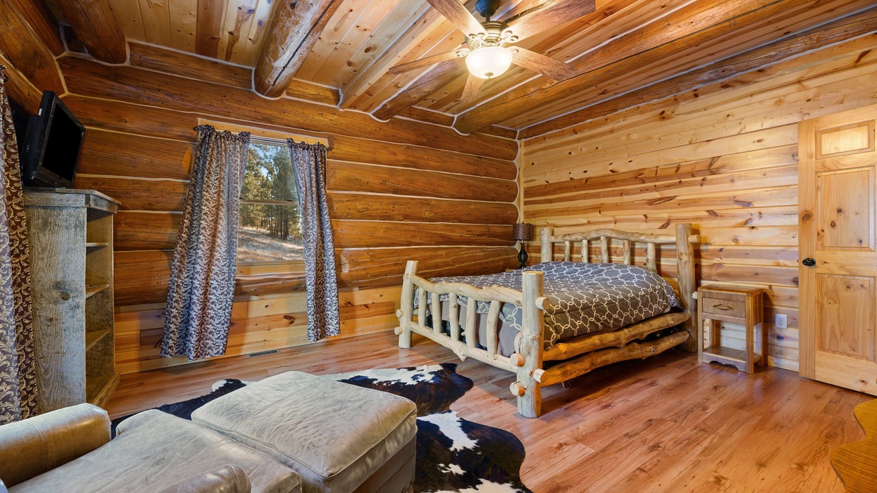Photo of Bedroom in Custer