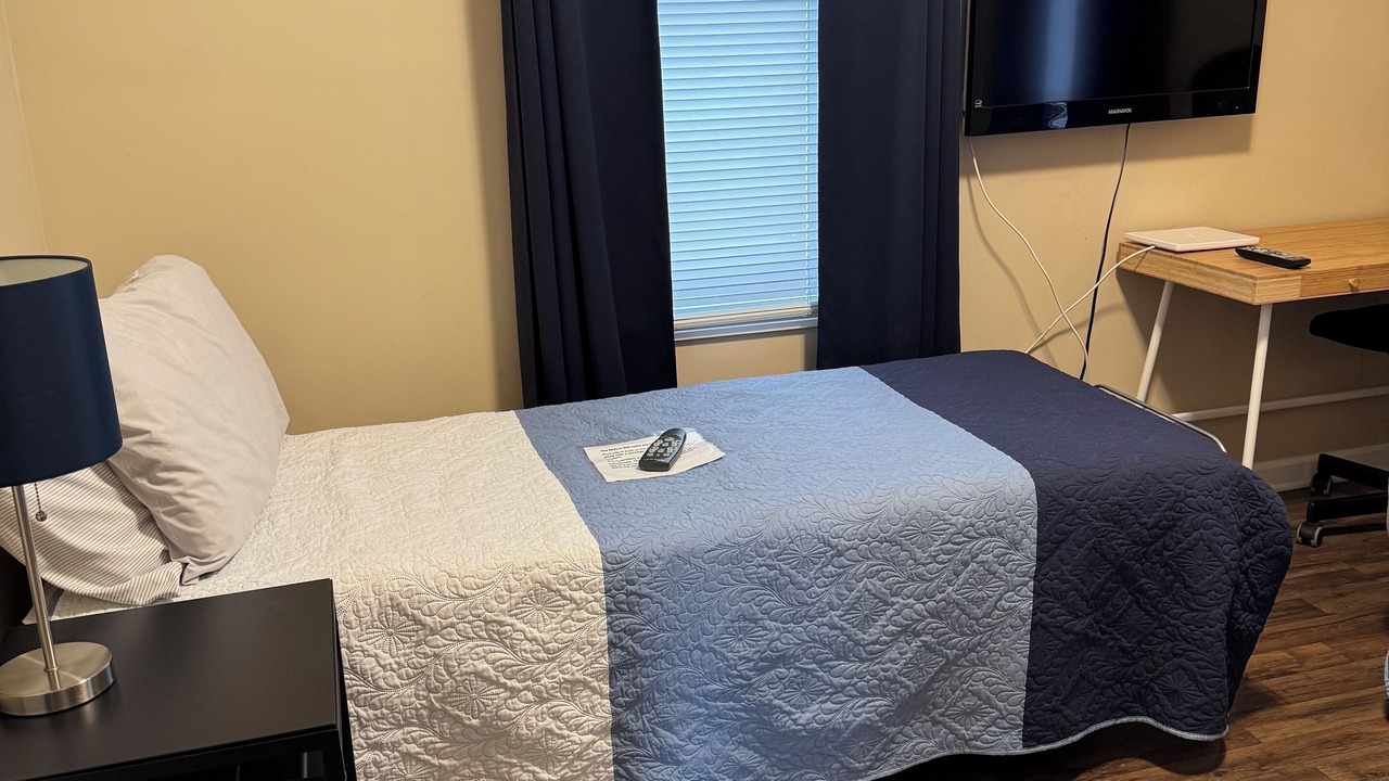 Photo of Bedroom in Lawrence