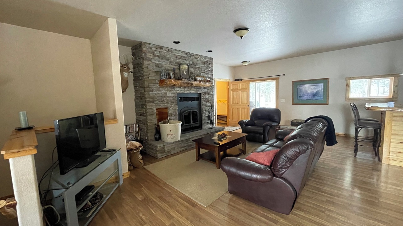 Photo of Livingroom in Deadwood