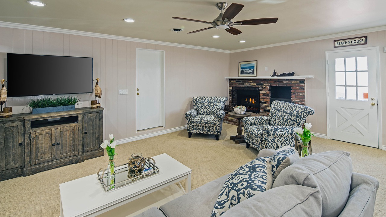 Photo of Livingroom in North Pacific Beach