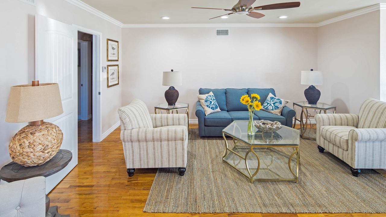 Photo of Livingroom in North Pacific Beach