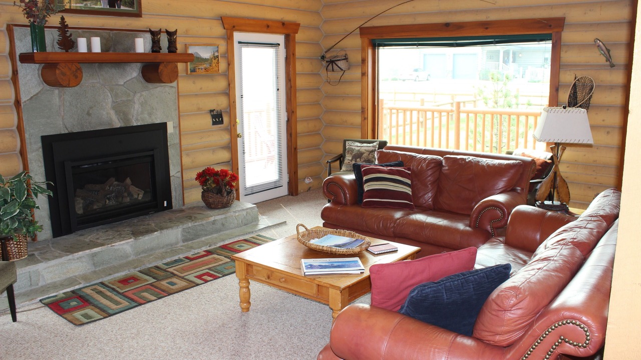 Photo of Livingroom in East Glacier Park Village