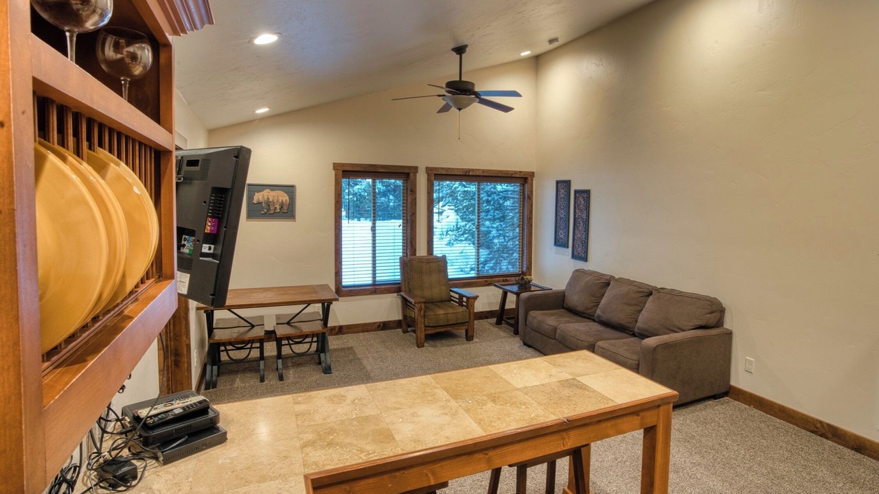 Photo of Livingroom in Island Park