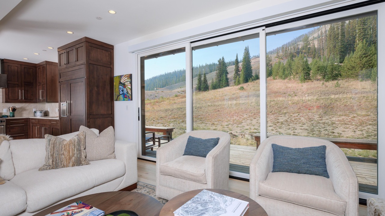 Photo of Livingroom in Big Sky