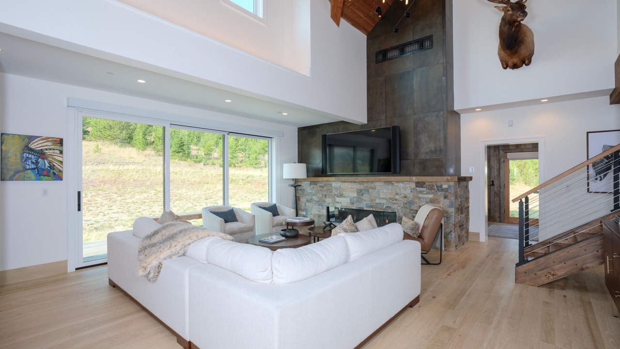 Photo of Livingroom in Big Sky