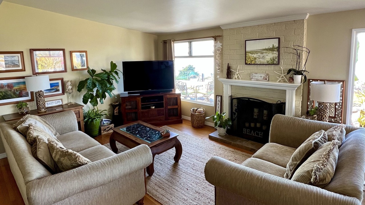Photo of Livingroom in Sunset Cliffs
