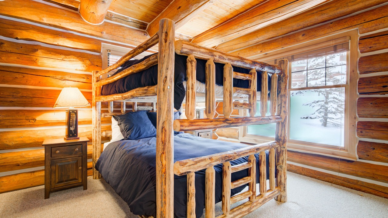Photo of Bedroom in Powder Ridge