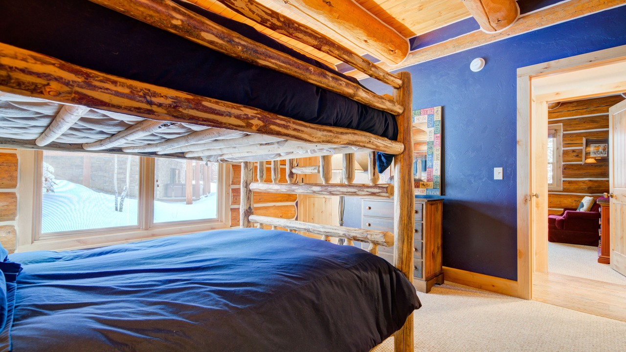Photo of Bedroom in Powder Ridge