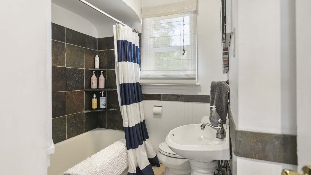 Photo of Bathroom in University District