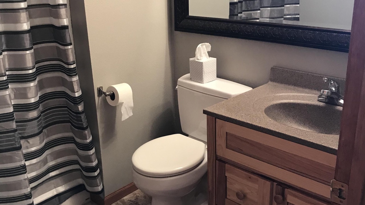 Photo of Bathroom in Roseglen