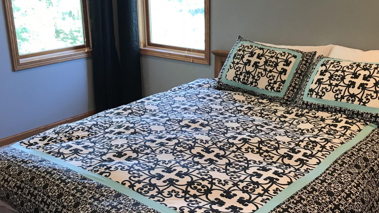 Photo of Bedroom in Roseglen