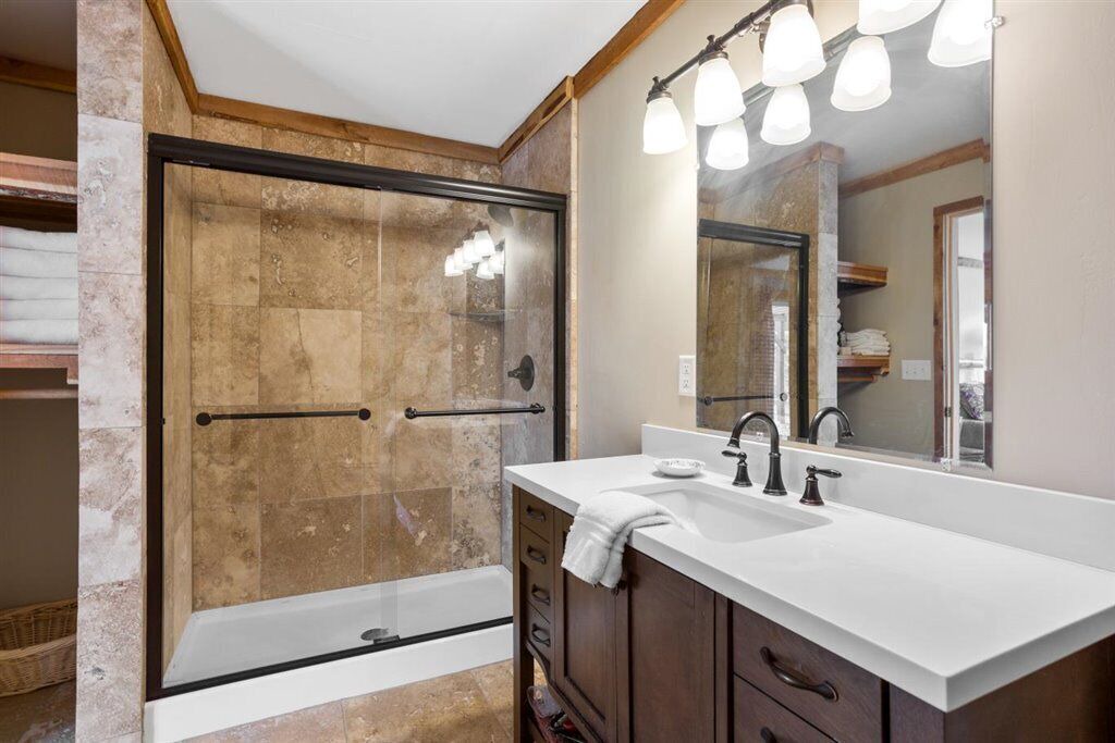 Photo of Bathroom in Nye
