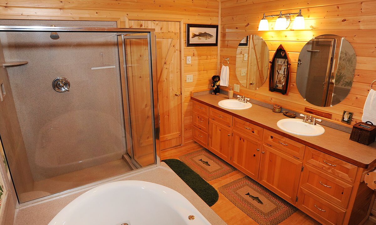 Photo of Bathroom in Island Park