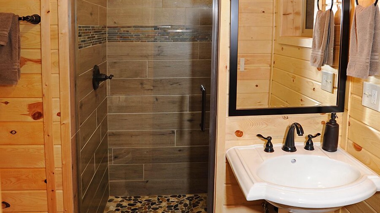 Photo of Bathroom in Island Park