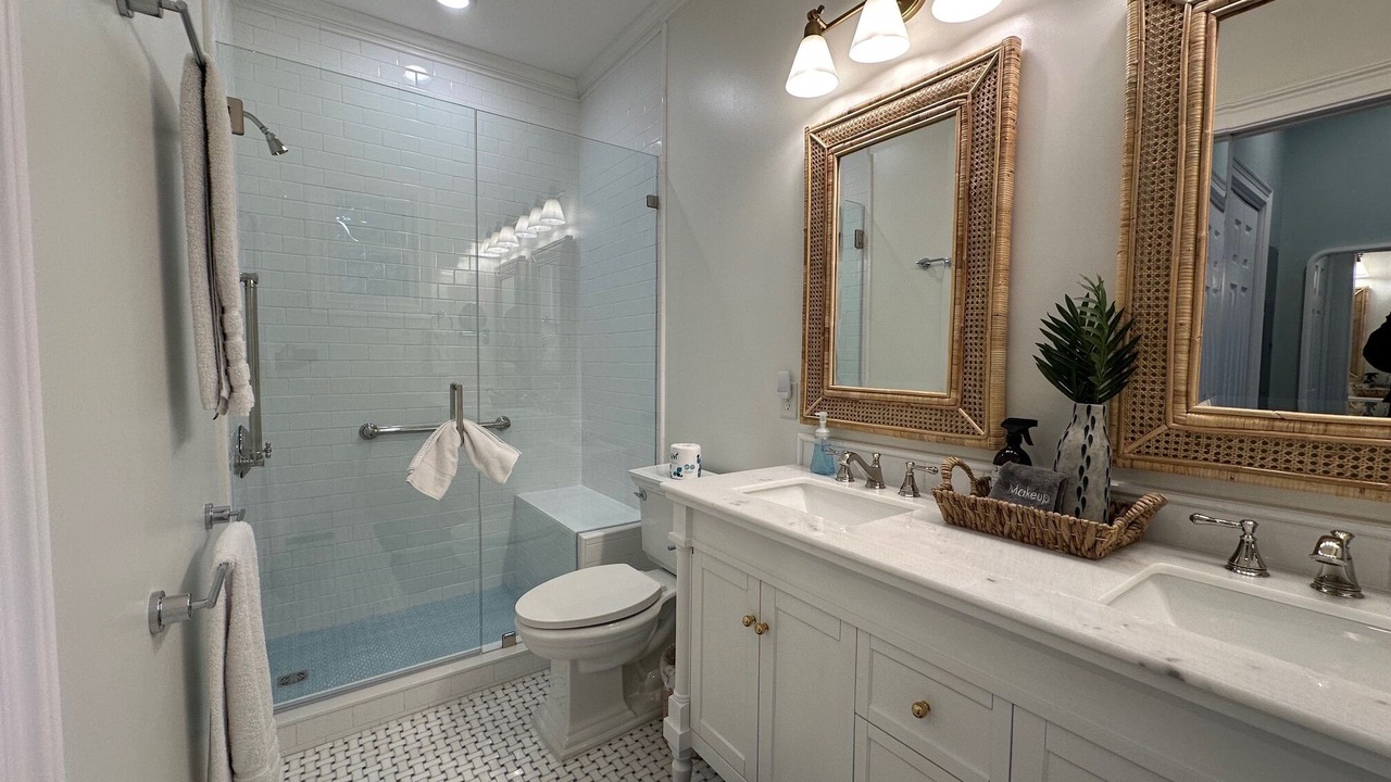 Photo of Bathroom in Saint Simons Island