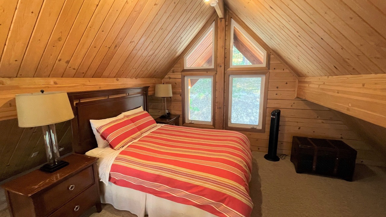 Photo of Bedroom in Leavenworth