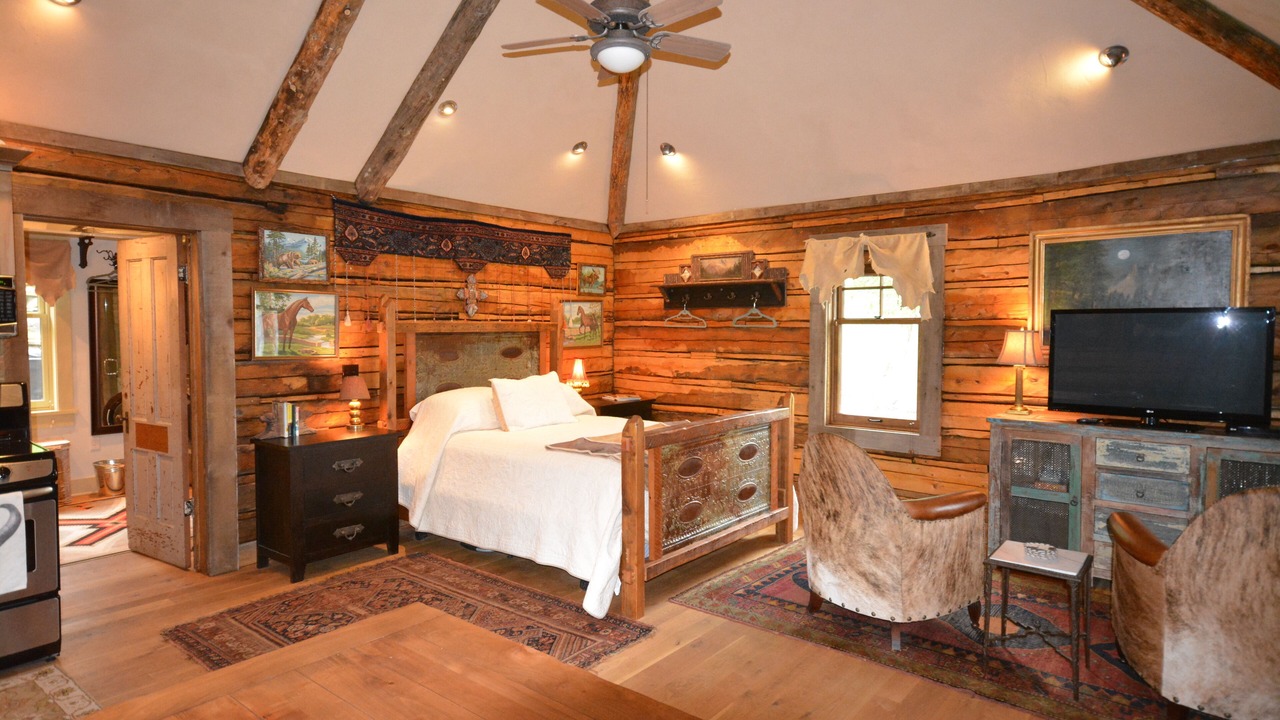 Photo of Bedroom in Miner