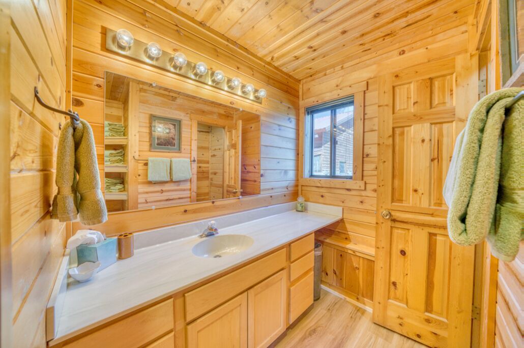 Photo of Bathroom in Emigrant