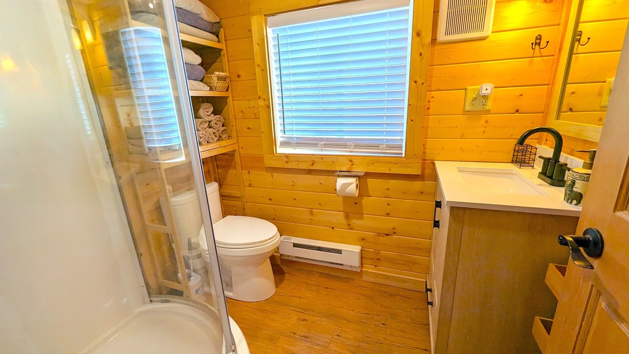 Photo of Bathroom in Gardiner