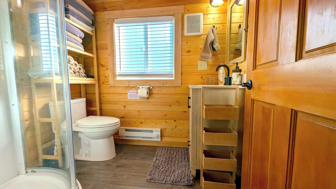 Photo of Bathroom in Gardiner