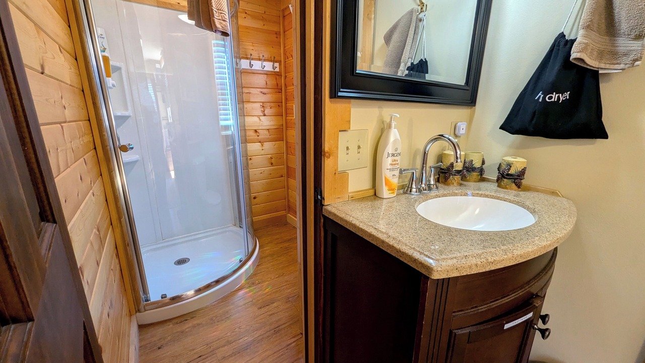 Photo of Bathroom in Gardiner
