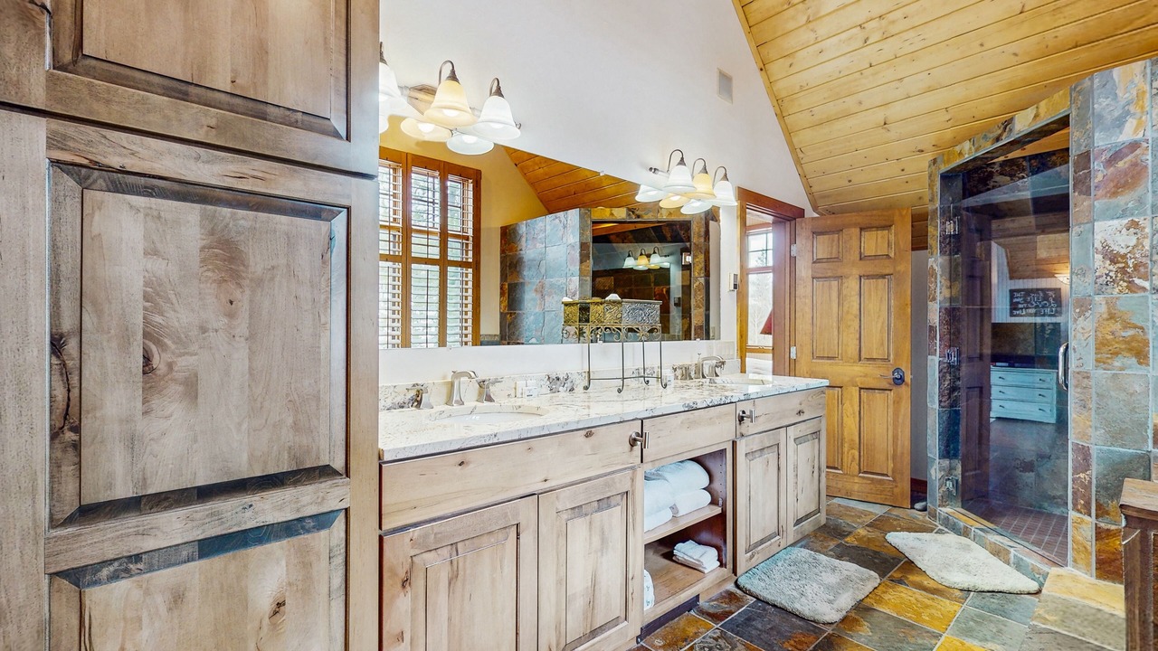 Photo of Bathroom in Big Sky