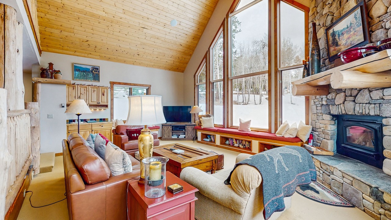 Photo of Livingroom in Big Sky