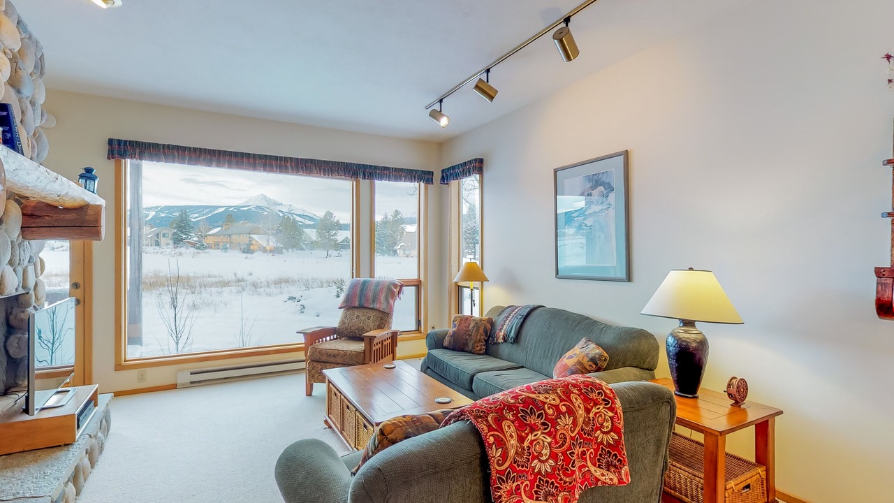 Photo of Livingroom in Big Sky Meadow Village