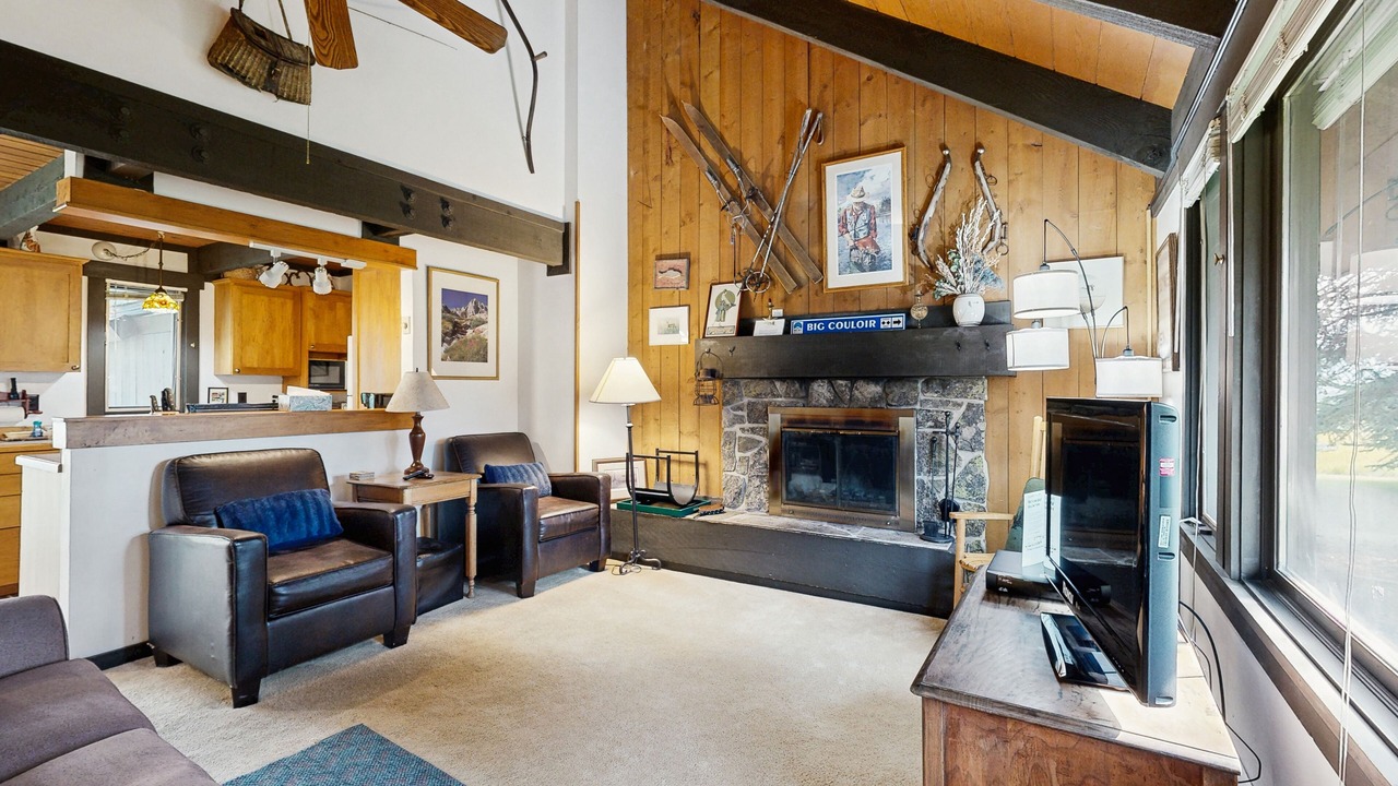 Photo of Livingroom in Big Sky Meadow Village