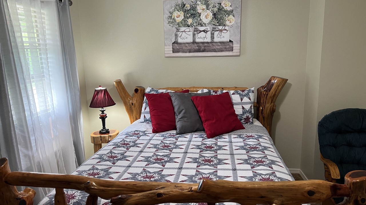 Photo of Bedroom in Mid America