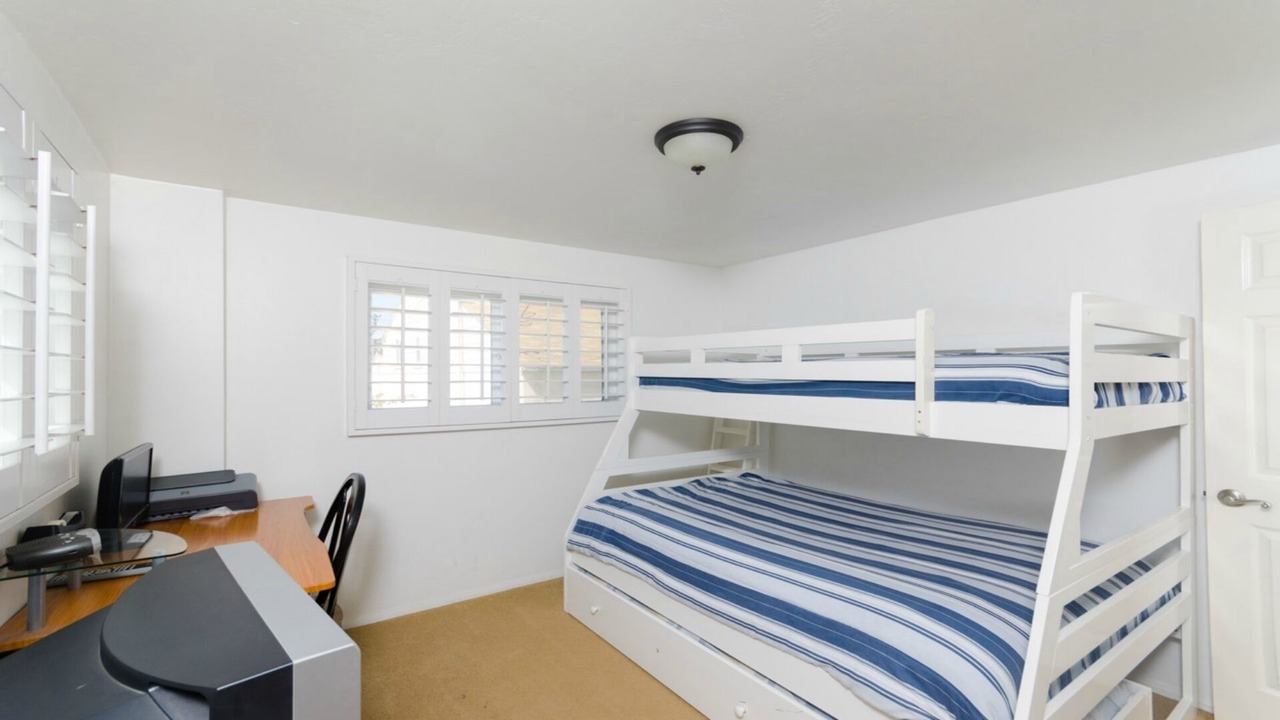 Photo of Bedroom in Mission Beach