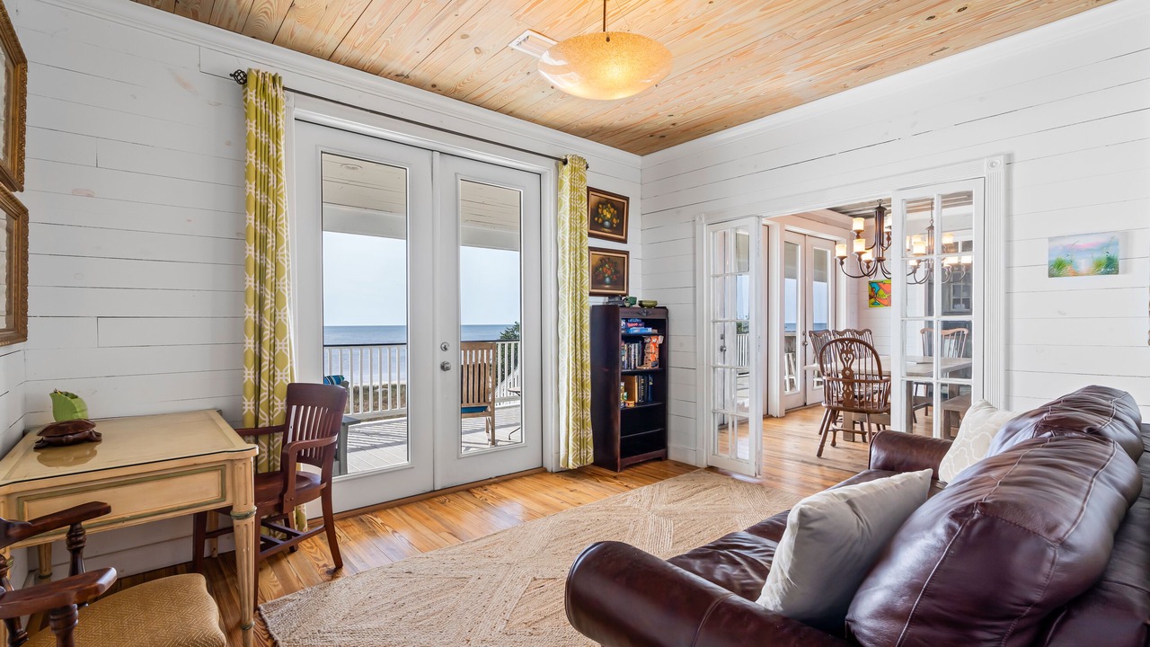 Photo of Bedroom in Ocean Springs