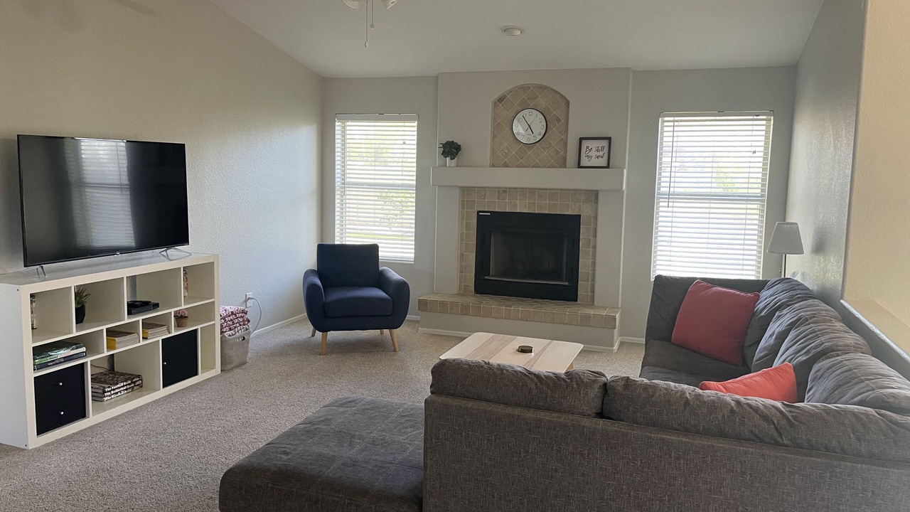 Photo of Livingroom in Homestead I HOA