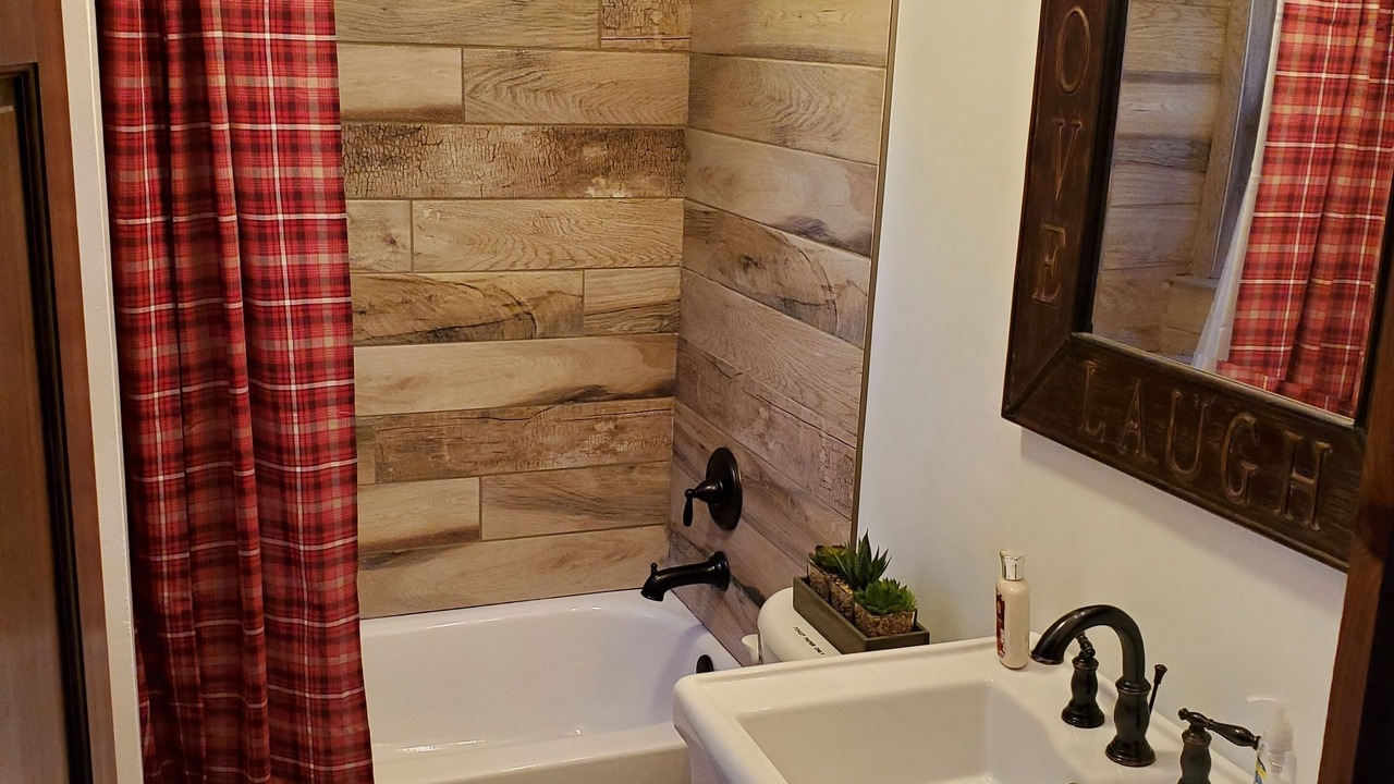 Photo of Bathroom in Eden