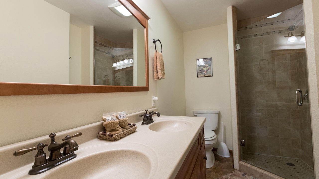 Photo of Bathroom in Gardiner