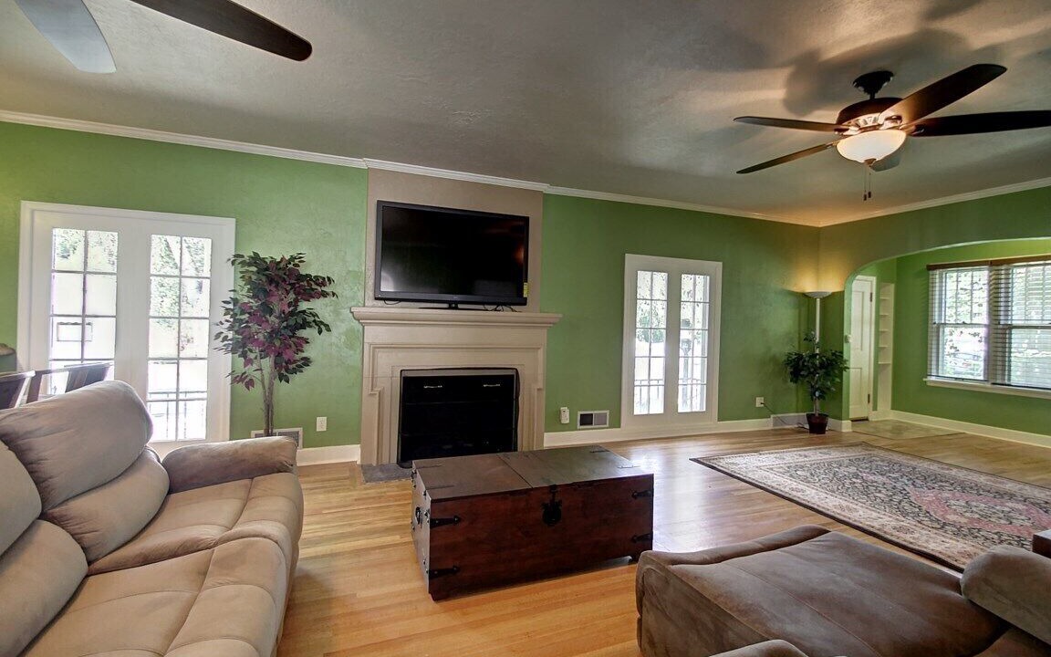 Photo of Livingroom in North End