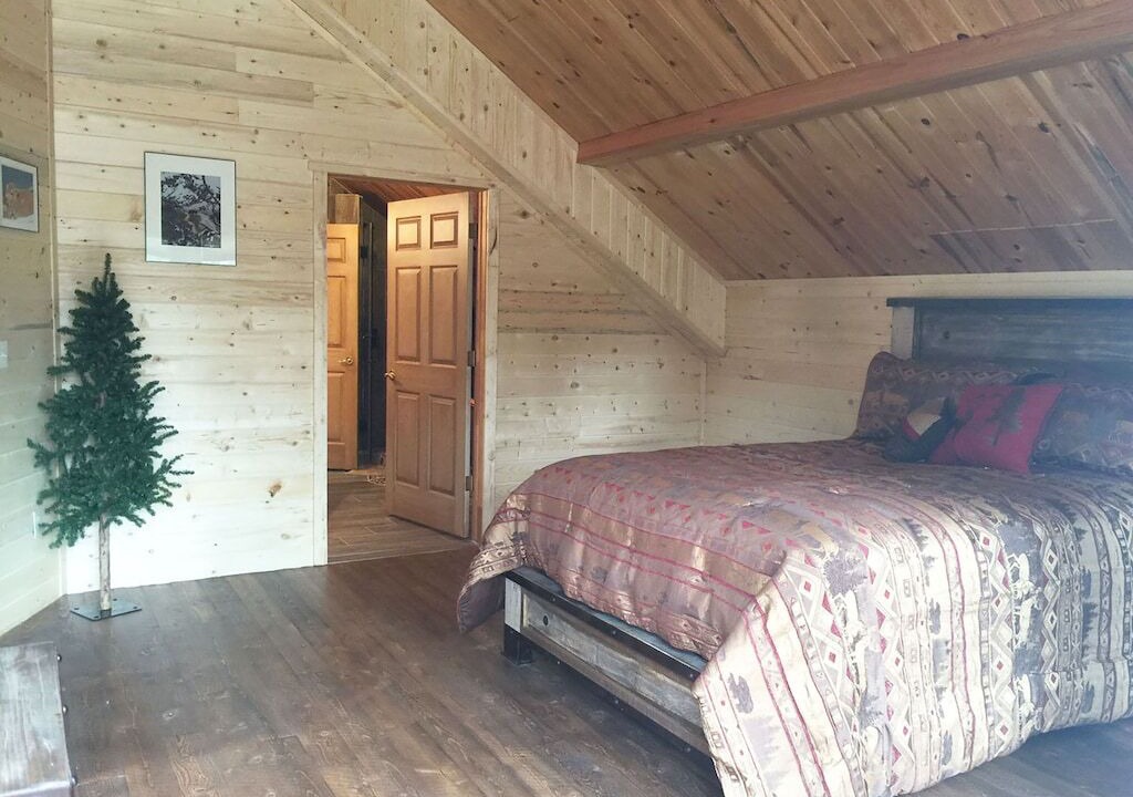 Photo of Bedroom in Island Park