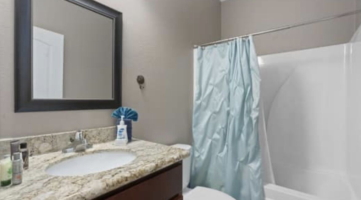 Photo of Bathroom in Henderson Point
