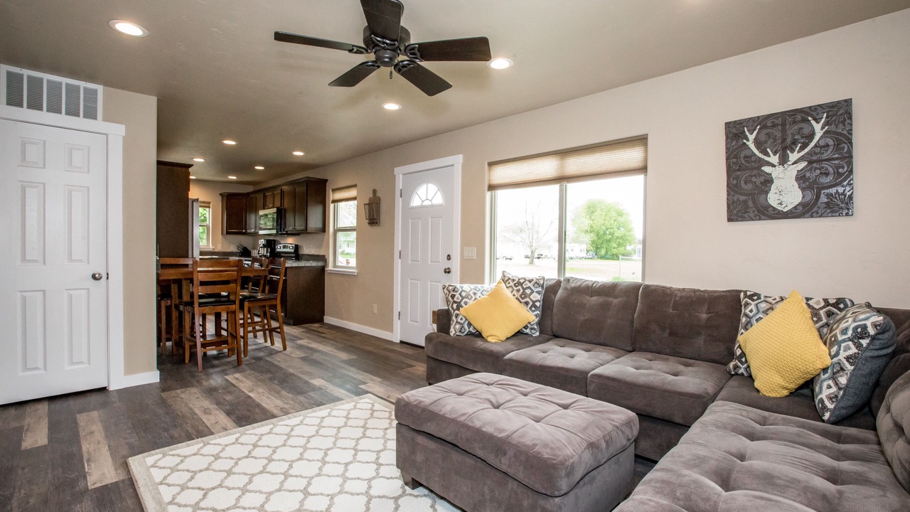 Photo of Livingroom in Evergreen