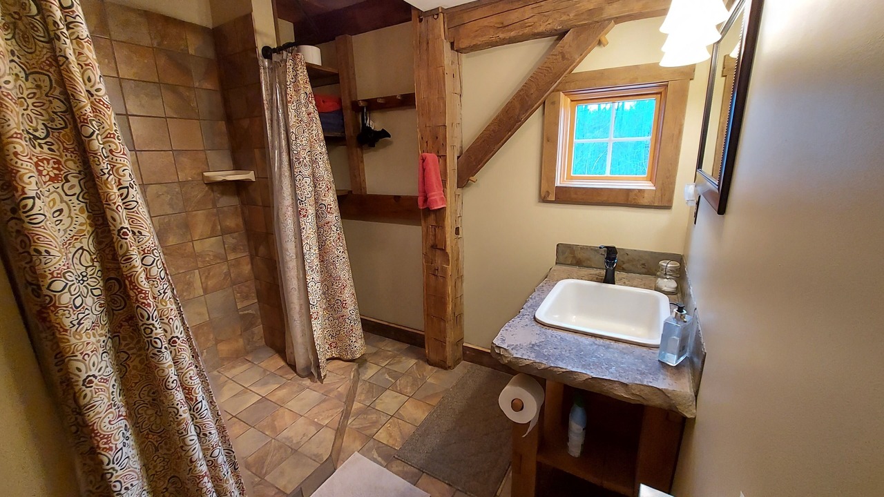 Photo of Bathroom in Lynx