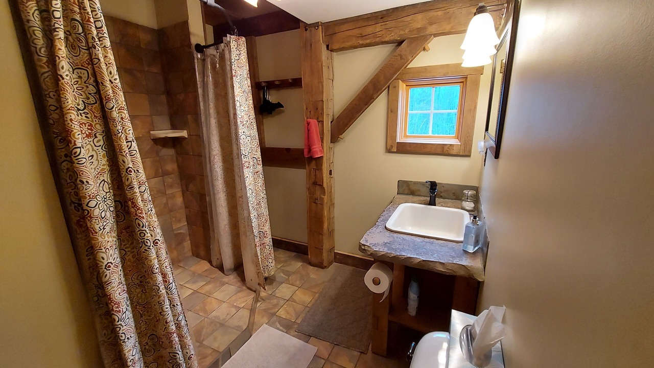 Photo of Bathroom in Lynx